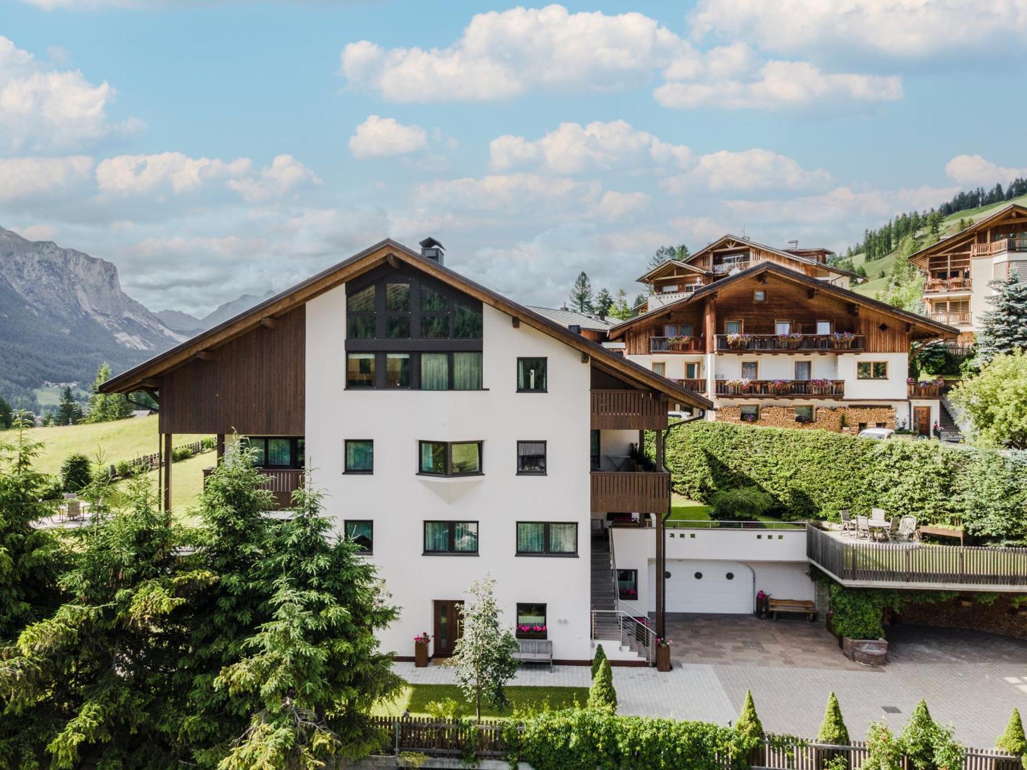 Apartment Ciasa Laoi San Cassiano  Kültér fotó
