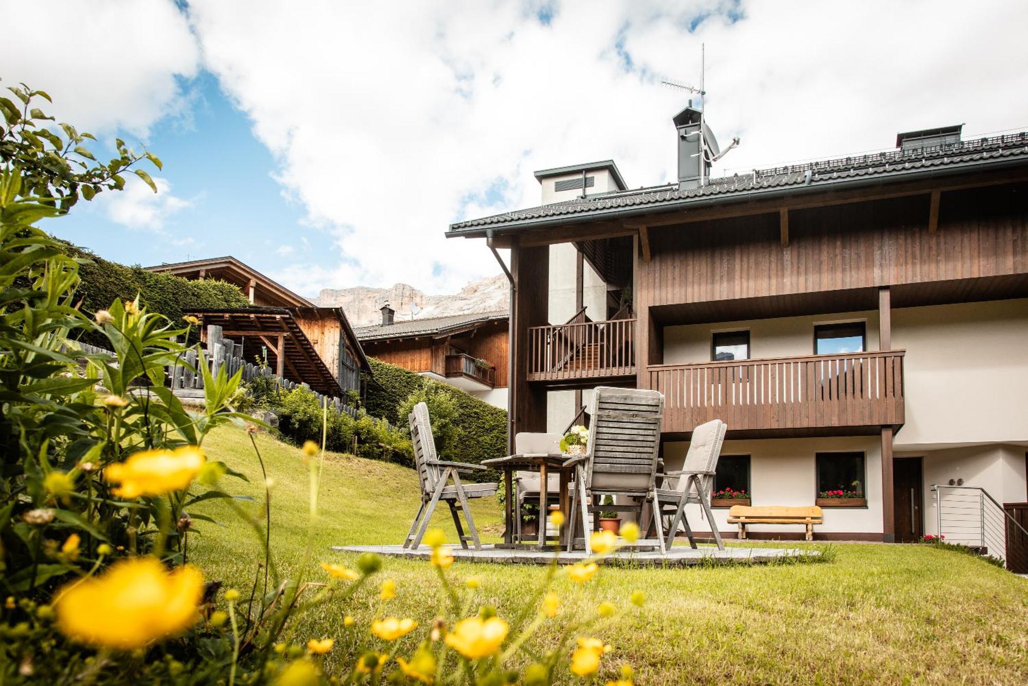 Apartment Ciasa Laoi San Cassiano  Kültér fotó