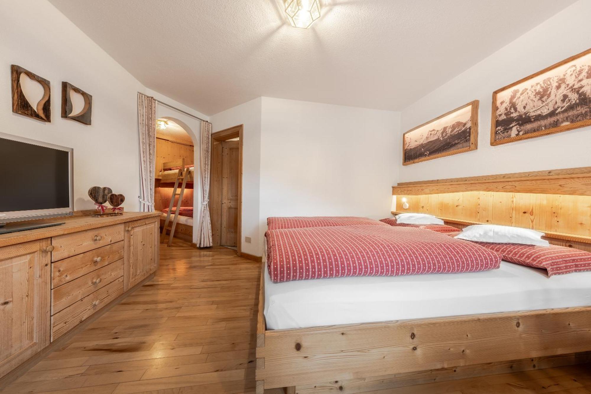 Apartment Ciasa Laoi San Cassiano  Kültér fotó
